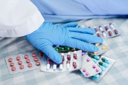 Cade cobra a CMED sobre preos-teto de medicamentos para hospitais