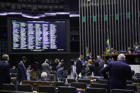 Cmara quer desonerar sade para compensar piso dos enfermeiros