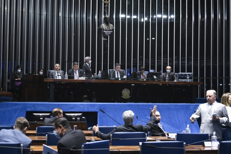 Desonerao da folha est entre opes para viabilizar piso da enfermagem, diz presidente do Senado