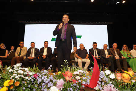 Novo presidente da AMP, Edimar Santos assume compromisso de fortalecer luta pelos municpios do Paran