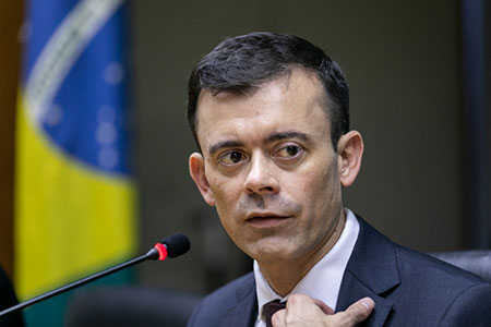 Governo ir propor PEC para mudar piso de gastos em sade e educao, diz secretrio do Tesouro