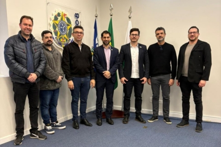 FEHOSPAR e CREFITO-8 fortalecem di�logo e aproxima��o institucional pela sa�de do Paran�